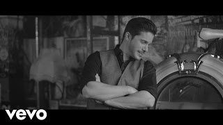 Video voorbeeld van "Νίκος Οικονομόπουλος - Είναι Κάτι Λαϊκά (Official Music Video 4K)"