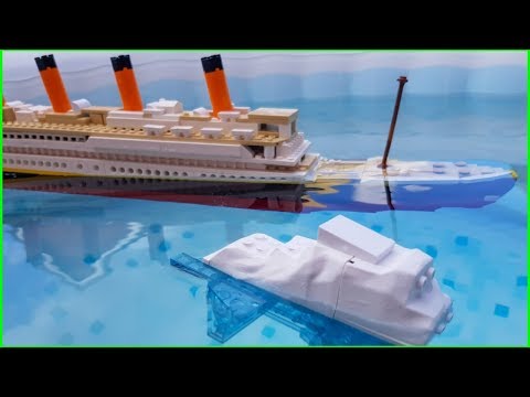 Lego Titanic. 