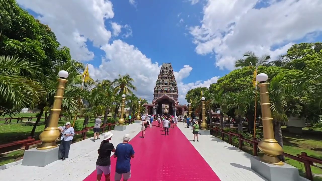 Mauritius, due fedi un solo messaggio pace tra cappella e tempio