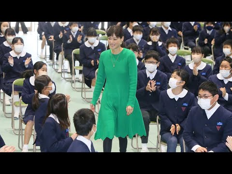 上野樹里さん、母校の記念式典にサプライズ登場　夢を持つ大切さ語り、涙ぐむ場面も　加古川
