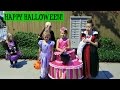 HALLOWEEN SPECIAL 2016 | TRICK OR TREATING FAMILY FUN!