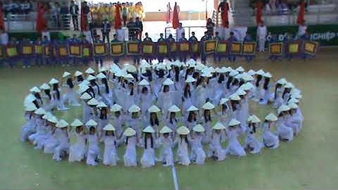 Đồng diễn nghệ thuật khai mạc ĐH TDTT huyện Quảng xương lần thứ VIII, năm 2017