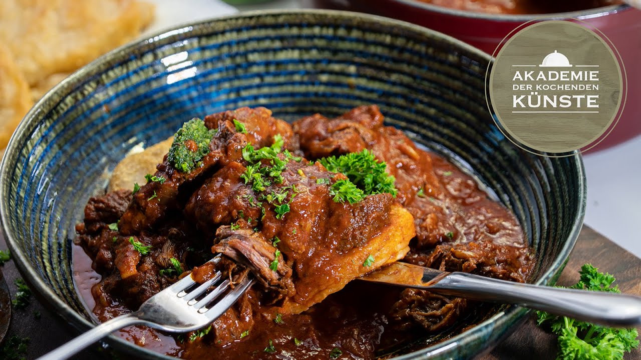 ORIGINAL GULASCH REZEPT | perfektes Gulasch selber kochen | saftig & lecker | [TIPPS VOM PROFI!]