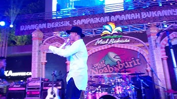 GIGI BAND ~ NGABUBURIT @ SUMMARECON BEKASI(5)