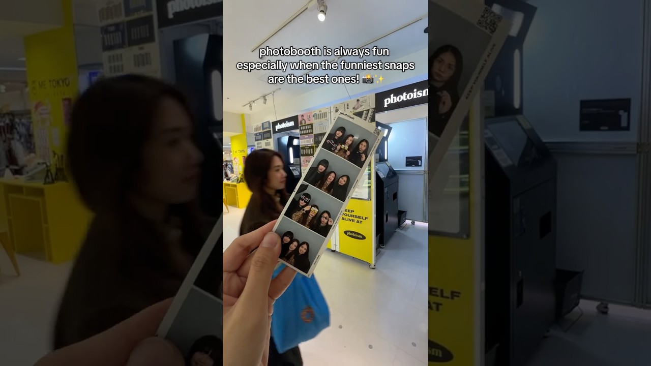 photobooth fun in Japan! 