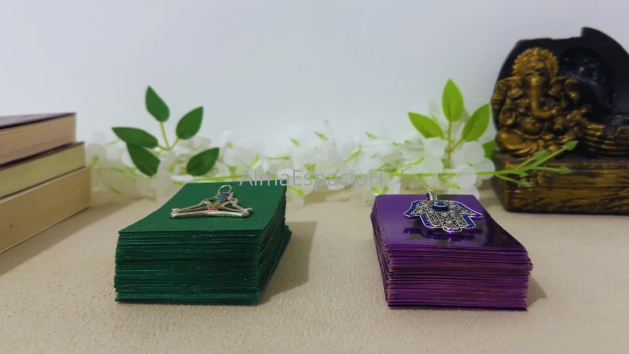 💭🌙PIENSA EN ALGUIEN Y TE CUENTO COMO TE VE 🌙💭 TAROT INTERACTIVO AMOR