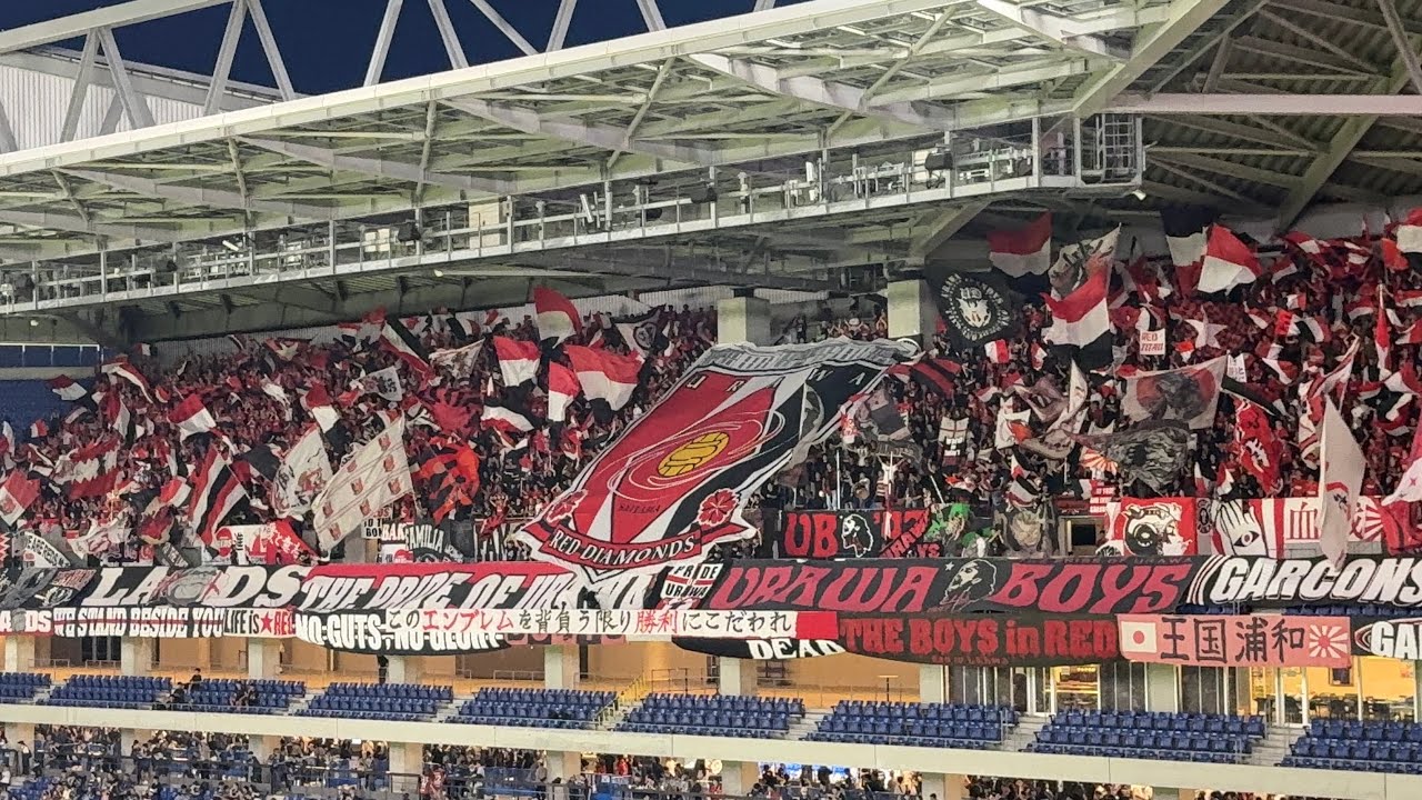 伝統の一戦ガンバvs浦和。バチバチの素晴らしい雰囲気。両チーム選手アップ開始 2025年9月13日(土) J1 ガンバ大阪 vs 浦和レッズ @ パナソニックスタジアム吹田