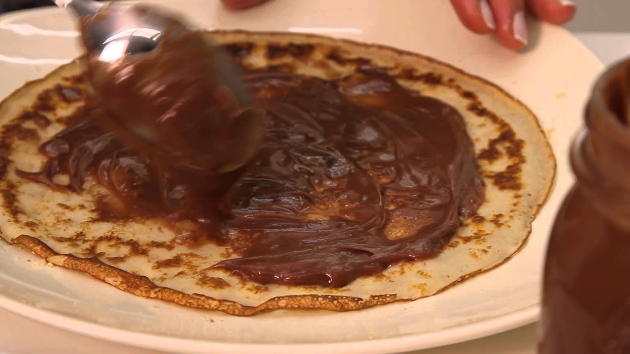 ΚΡΕΠΕΣ ΜΕ ΣΠΙΤΙΚΗ ΠΡΑΛΙΝΑ & ΜΠΙΣΚΟΤΑ.