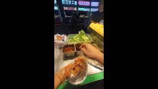 Live broadcast of street food specialties and fruit delicacies