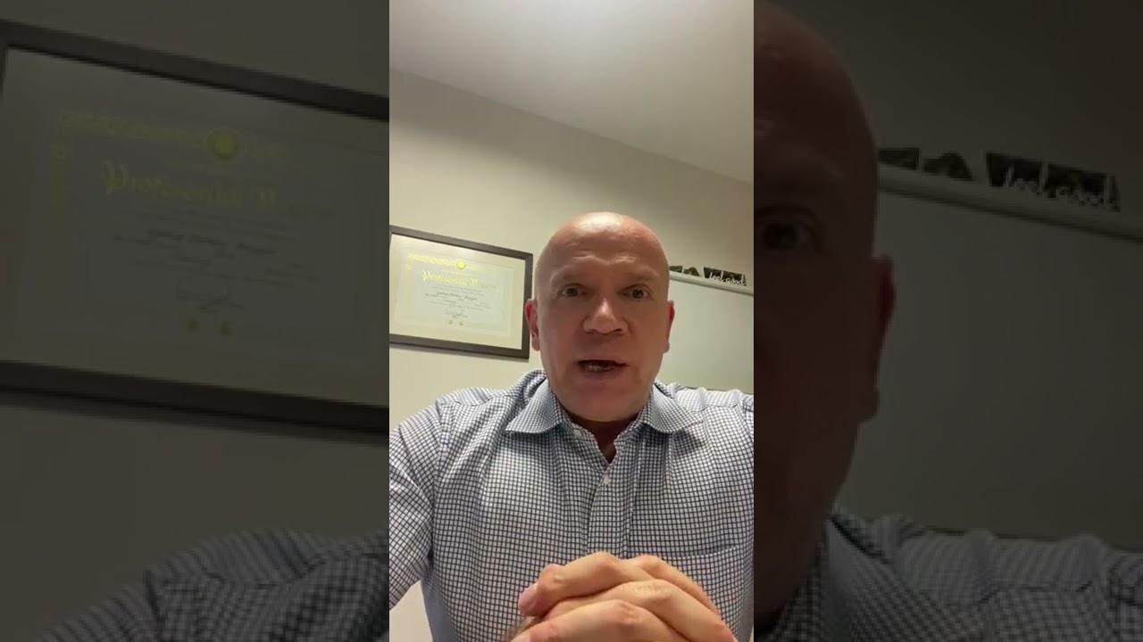 Erkek çocuklardaki doğmalık penis eğrilikleri ne zaman tedavi edilmelidir ?