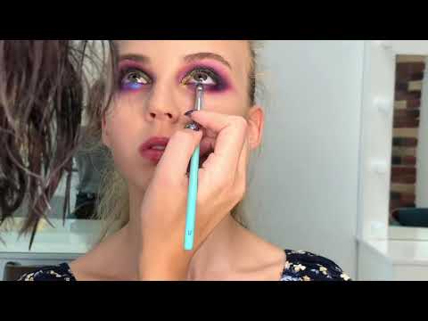 Video: Kočičí Make-up Pro Dívky