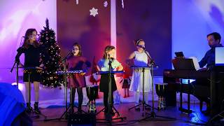„Dzień Babci i Dziadka” Pola, Julia, Kamila, Zuza - Czwartek Muzyczny w MDK Fort 49 „Krzesławice”