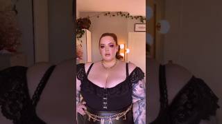 "Tess Holliday: Redefining Beauty and Empowering Millions"