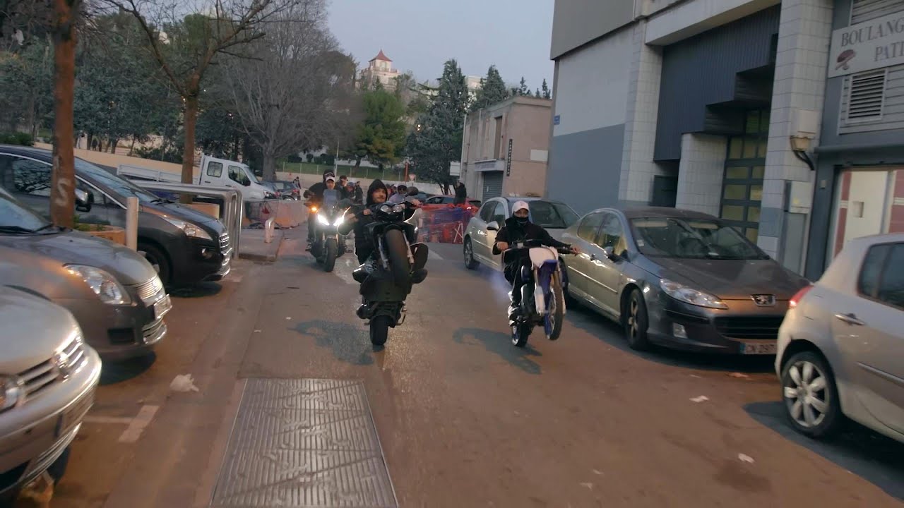 Jul - A l'abris . ft Rohff . Sch . Niska . Ziak