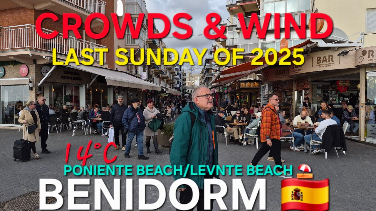 Benidorm- CROWDED PONIENTE BEACH & LEVANTE BEACH ⛱️  December 2025 | 4K- HRD Christmas Walk Tour #uk
