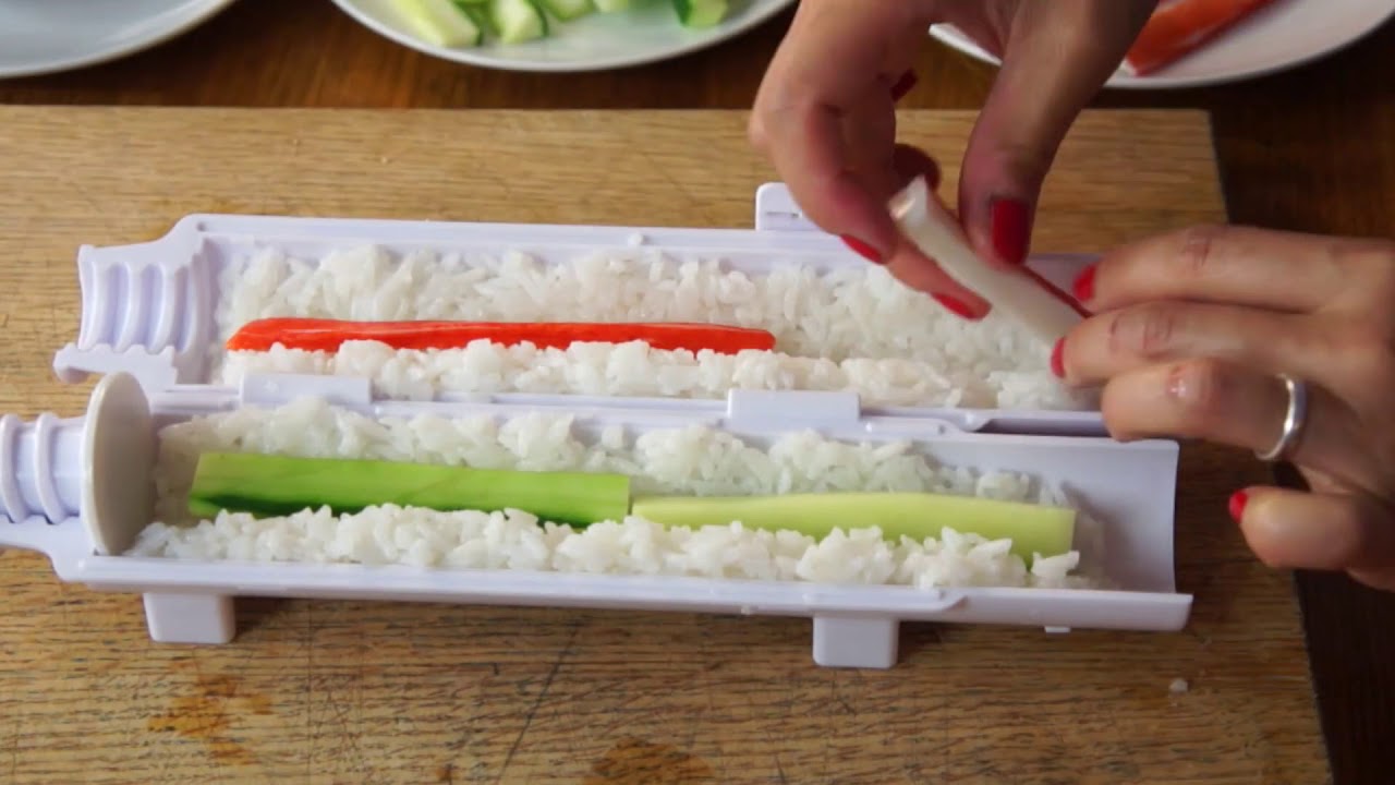 Sushi roller, l'appareil à sushis - YouTube