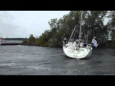 Video Bavaria 33 Cruiser from 2006; For sale by Yachting... - youtube