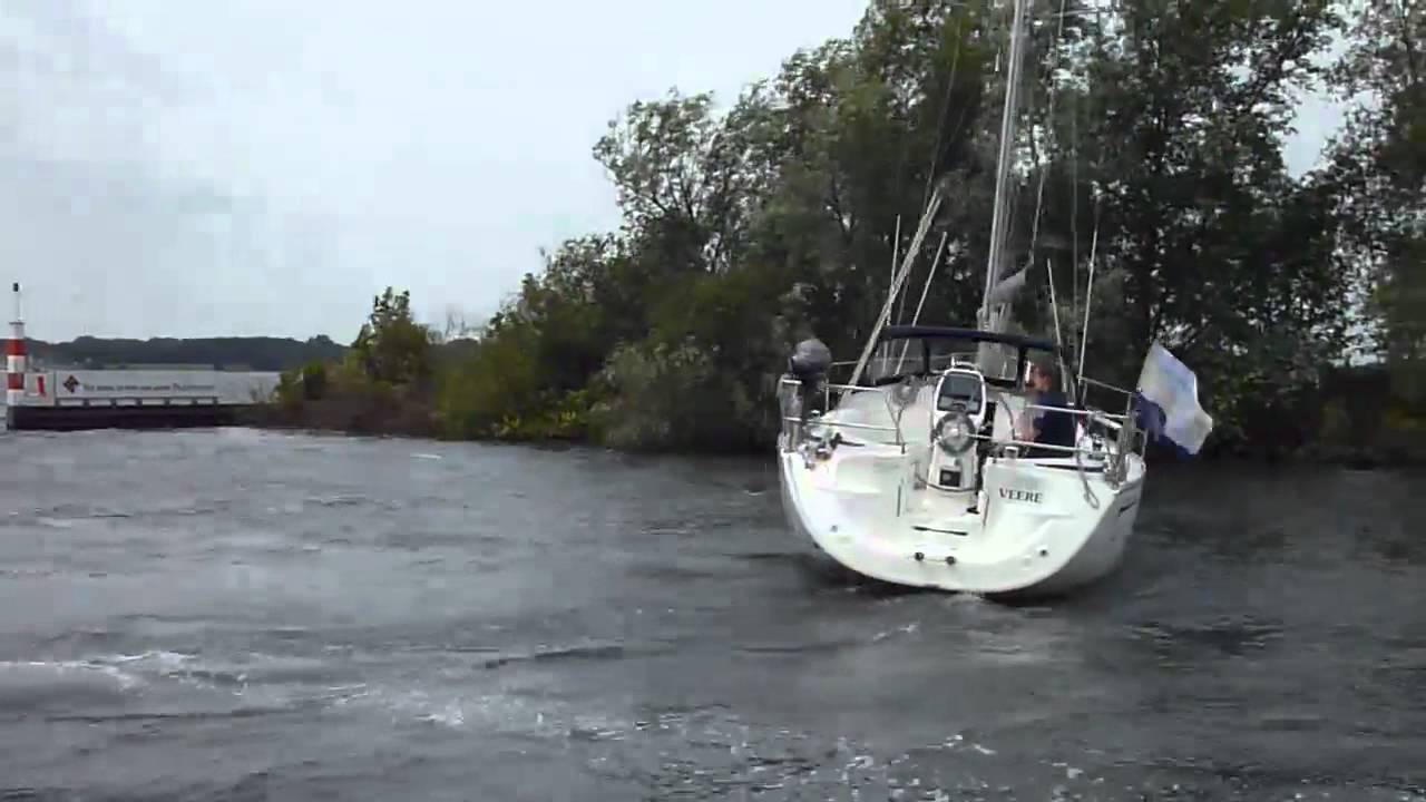 Bavaria 33 Cruiser from 2006; For sale by Yachting Company Muiderzand!