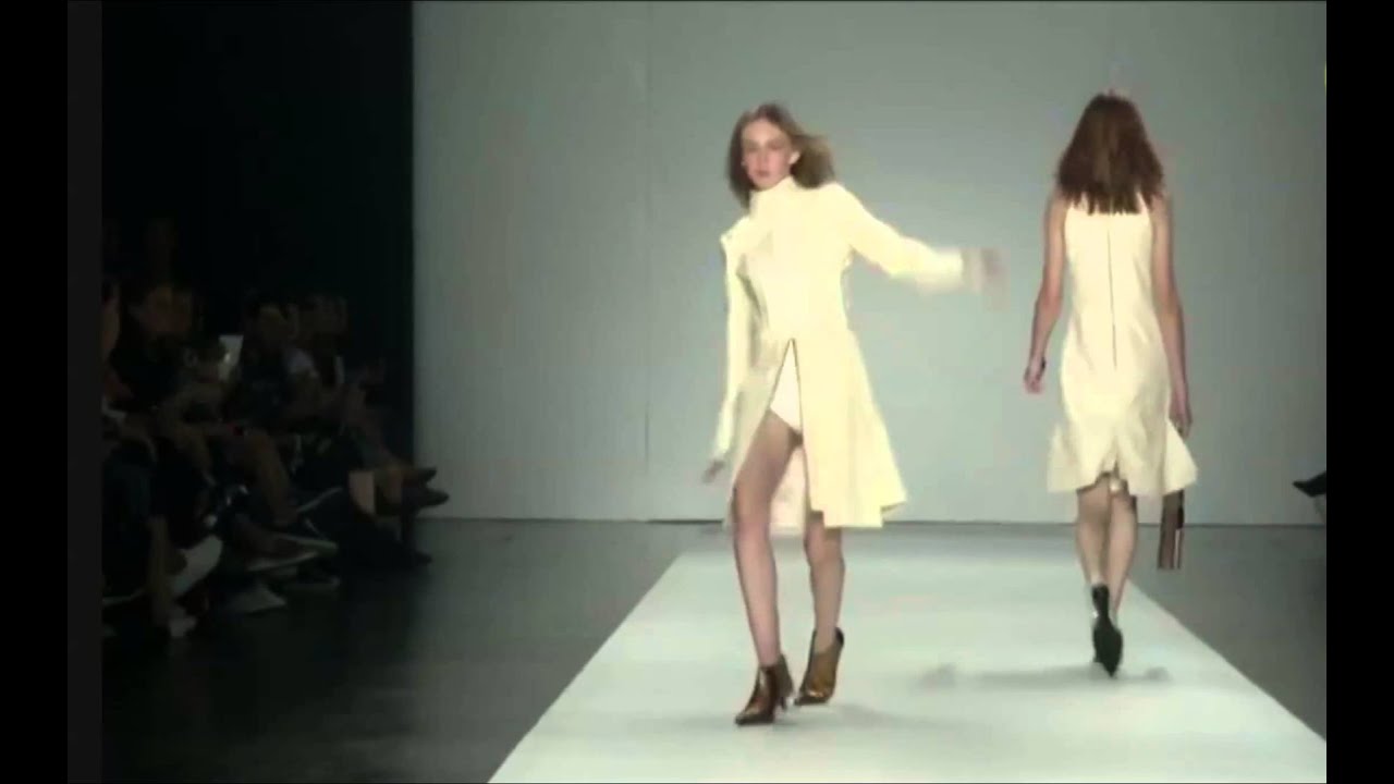 Two Models trip during São Paulo Fashion Week Fall/Winter 2016 RTW
