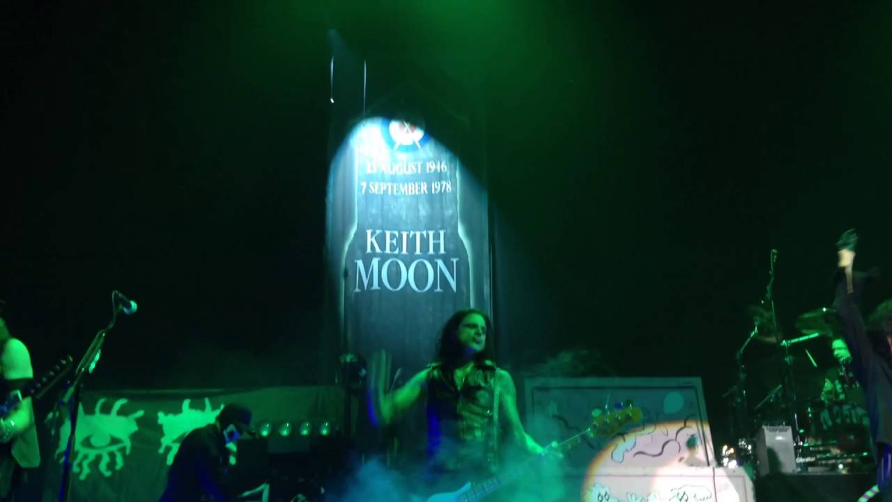 Alice Cooper Pinball Wizard. Live at 013 Netherlands YouTube