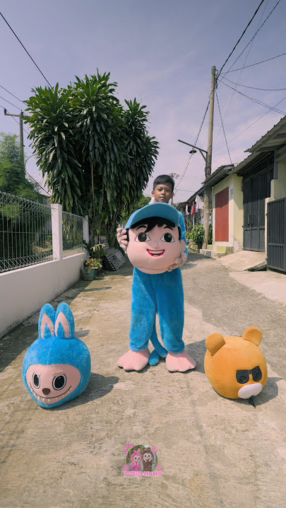 Labubu and Zimomo Choose Blue Labubu Head Costumes | BUBU and MOMO
