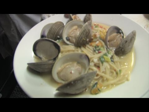 Linguini with clam sauce