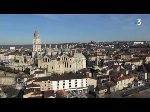 Un survol des toits de la Cathédrale Saint Front