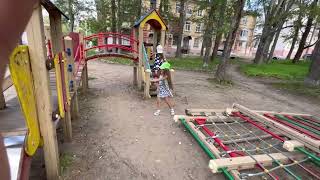 Детская площадка рухнула Березники центр