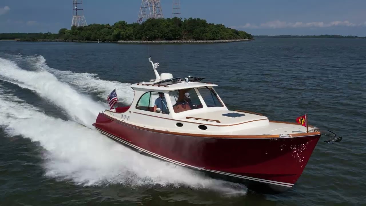 ⁣2020 Hinckley Picnic Boat 37 MKIII 