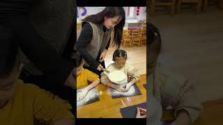 School madam teaching drawing to her class kids 👩‍🏫 👧