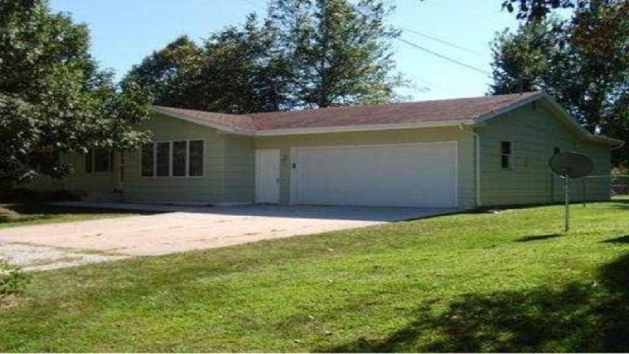 550 Franklin Drive, Martensdale, IA Presented by Deb McHose, SRES