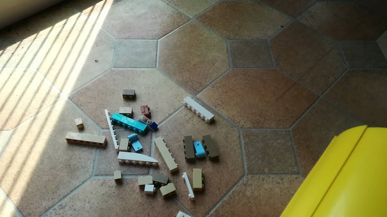 lego 1874 Polly Pick-Up vacum cleaner