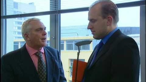 Leadership training video -- Absence minded