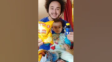 لما تضحك ع طفل 