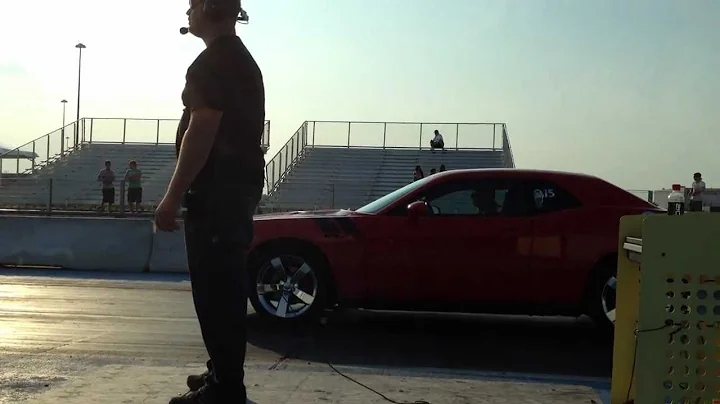 G8 GT vs CHALLENGER RT