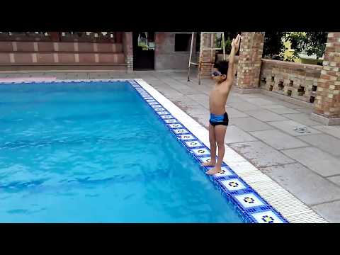 6 yr kid Crossed full Pool Underwater  |  unbelievable underwater swimming