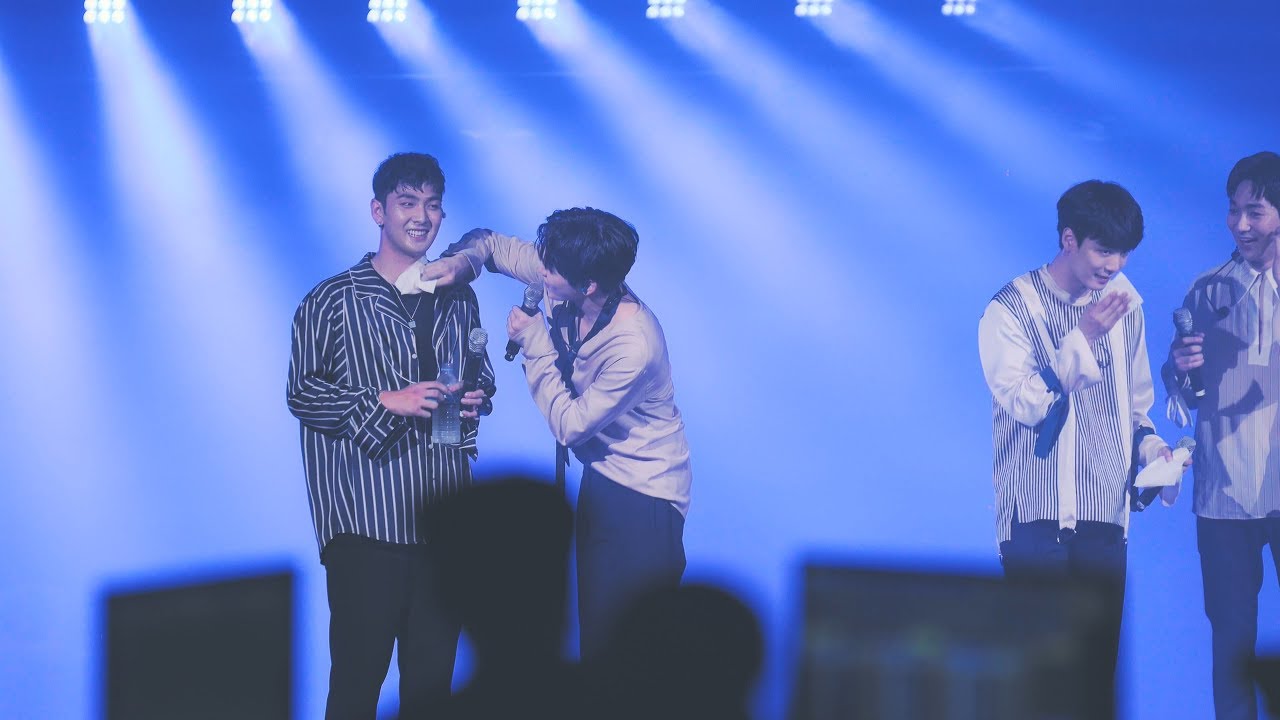 멤버들 땀 닦아주는 민기(렌) NU'EST W (뉴이스트 W) @170819 성남 파크콘서트[4k Fancam/직캠 By TheGsd