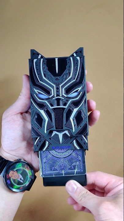 Unboxing - Black Panther playing cards!