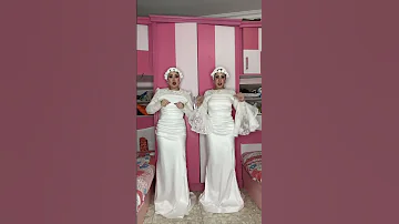 واقف علي القمة 