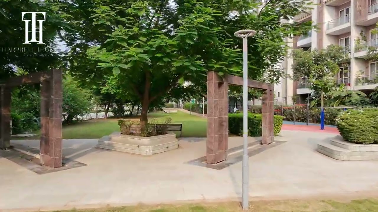 Best Builder Floor on Golf Course Extension Road