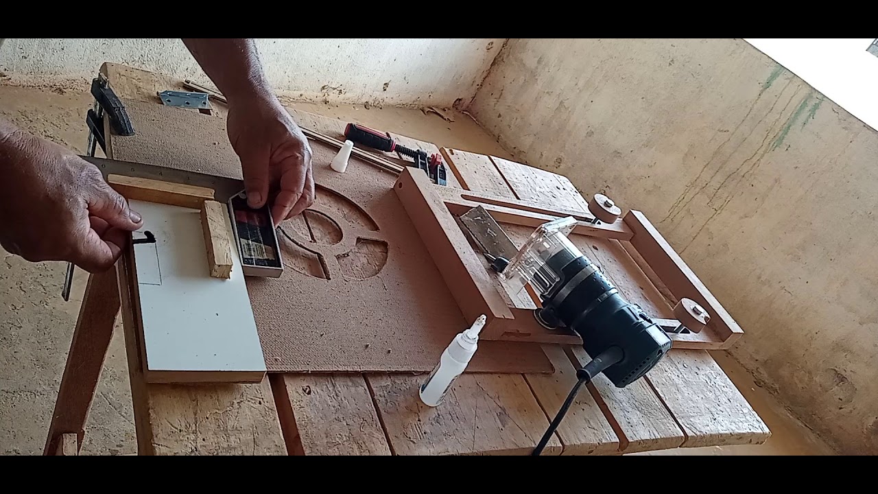 gabarito para assentar dobradiça com tupia