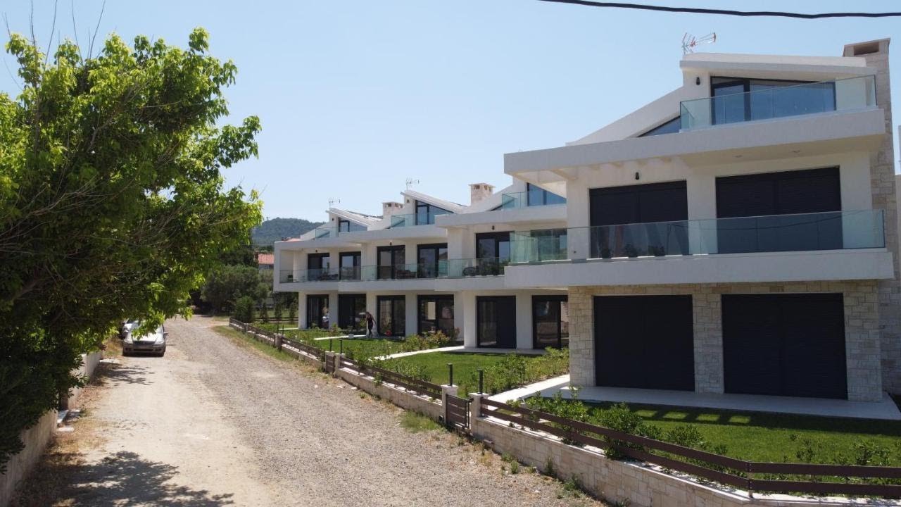 VILLA DAHLIA by the sea, Polykhrono, Greece