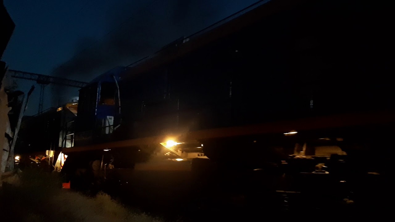 Тепловозы ТЭМ2У-8664 и ТЭМ2М-046