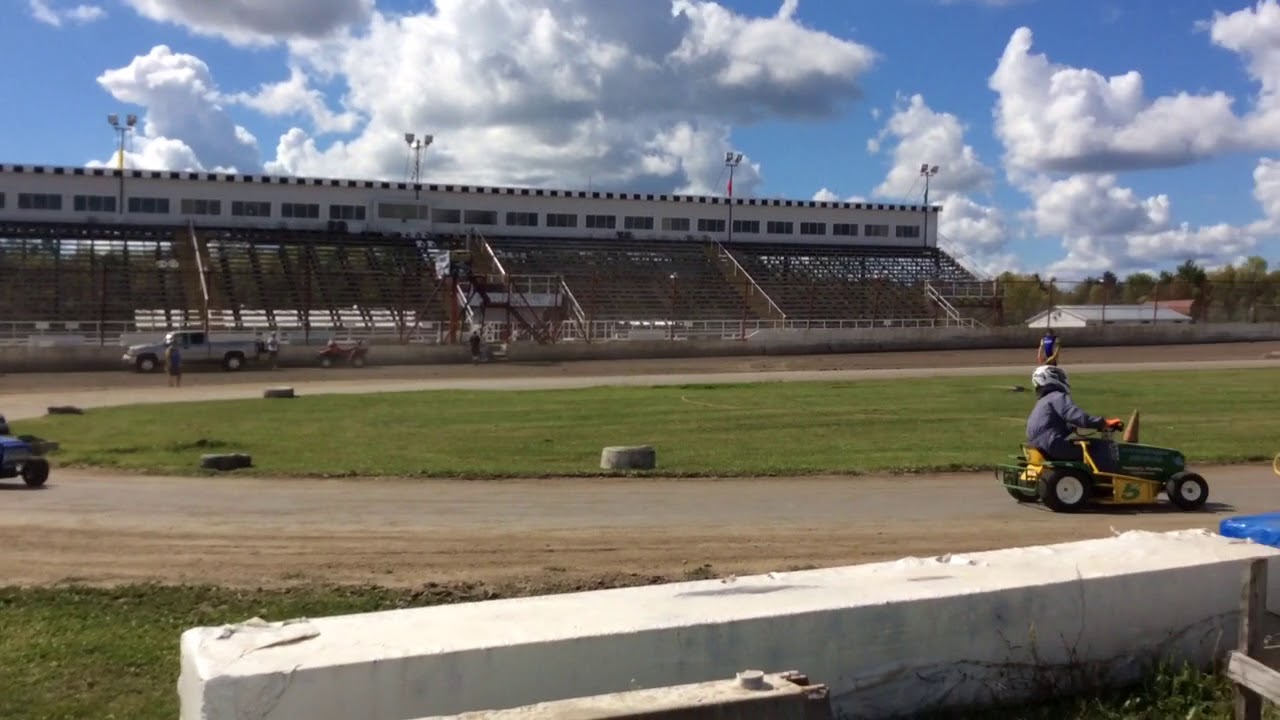 2018 brockville speedway lawn tractors YouTube