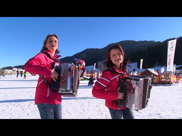 Bettina & Patricia - A bisserl was geht immer