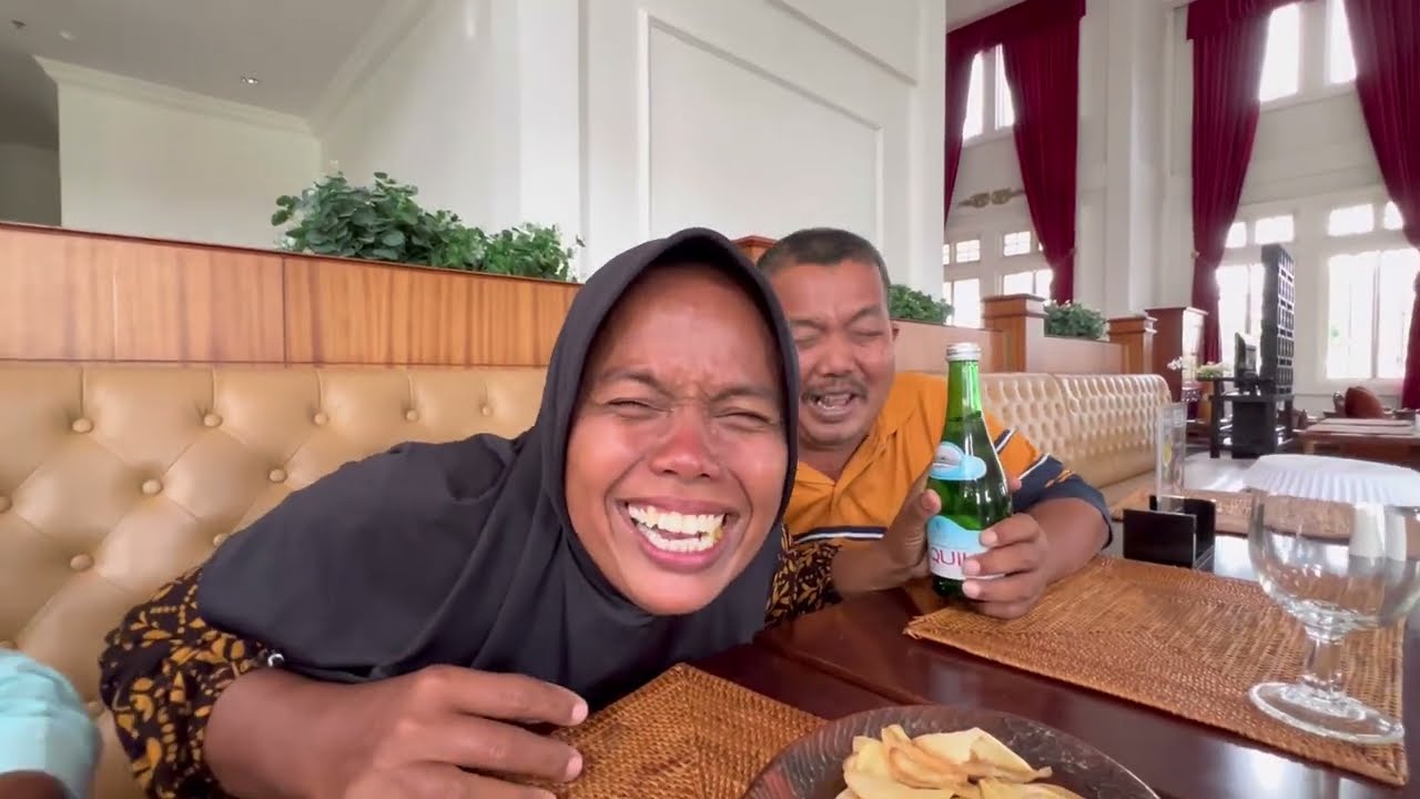 YA ALLAH MAK WAYAHE MAKAN MEWAH BINGUNG GOWO MULEH BOTOL BARANG SENDOK GEDI WES TO BLIYUR IKI 🤯🤣😂