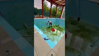 35 000€ für diesen Horror Pool 😳💸 #poolcleaning #poolreinigung #pooltransformation #poolexperte