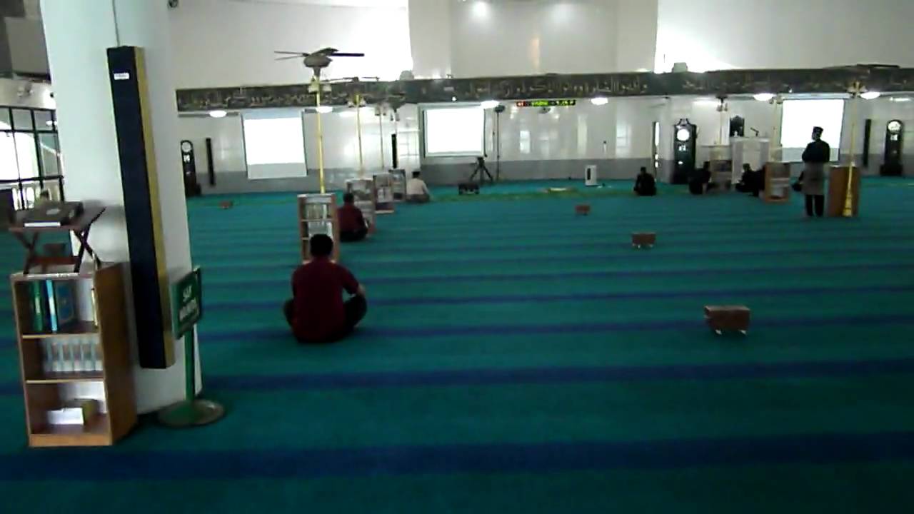 Msia Pm Press Office On Twitter Yab Pm Najibrazak Menunaikan Solat Isyak Terawih Dan Moreh Bersama Warga Pdrmsia Di Masjid Bukit Aman Malam Tadi Https T Co Ttlhovkivs