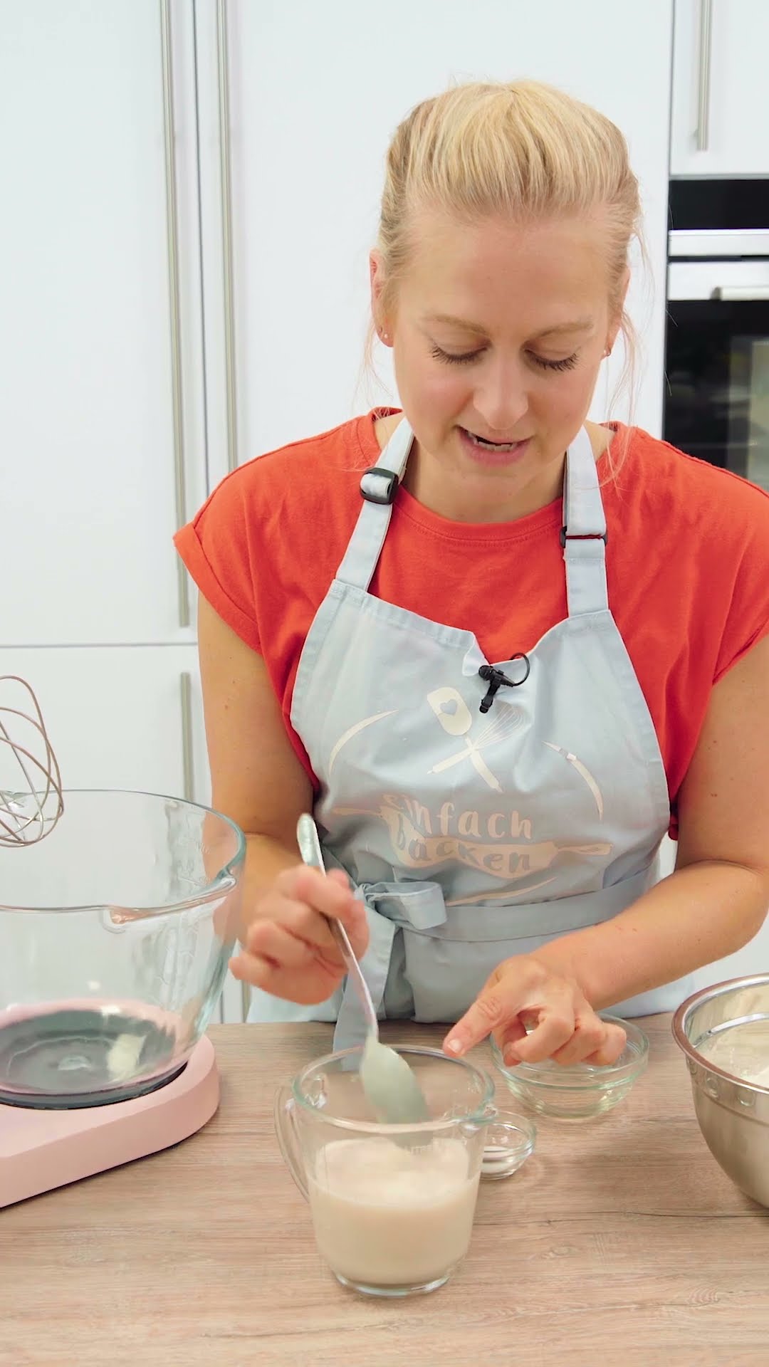 Pizzateig Grundrezept 🍕 – schnell &amp; einfach | Pizzateig Rezept wie vom ...