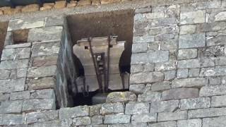 Cloche de l'abbatiale Saint-Pierre de Joncels